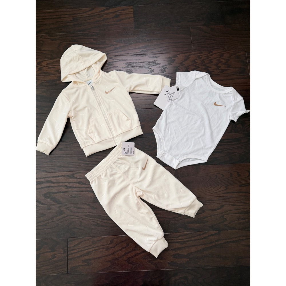 Nike Baby Girls 3-Piece Velour Hoodie Joggers Bodysuit Set Pale Ivory 12M NEW